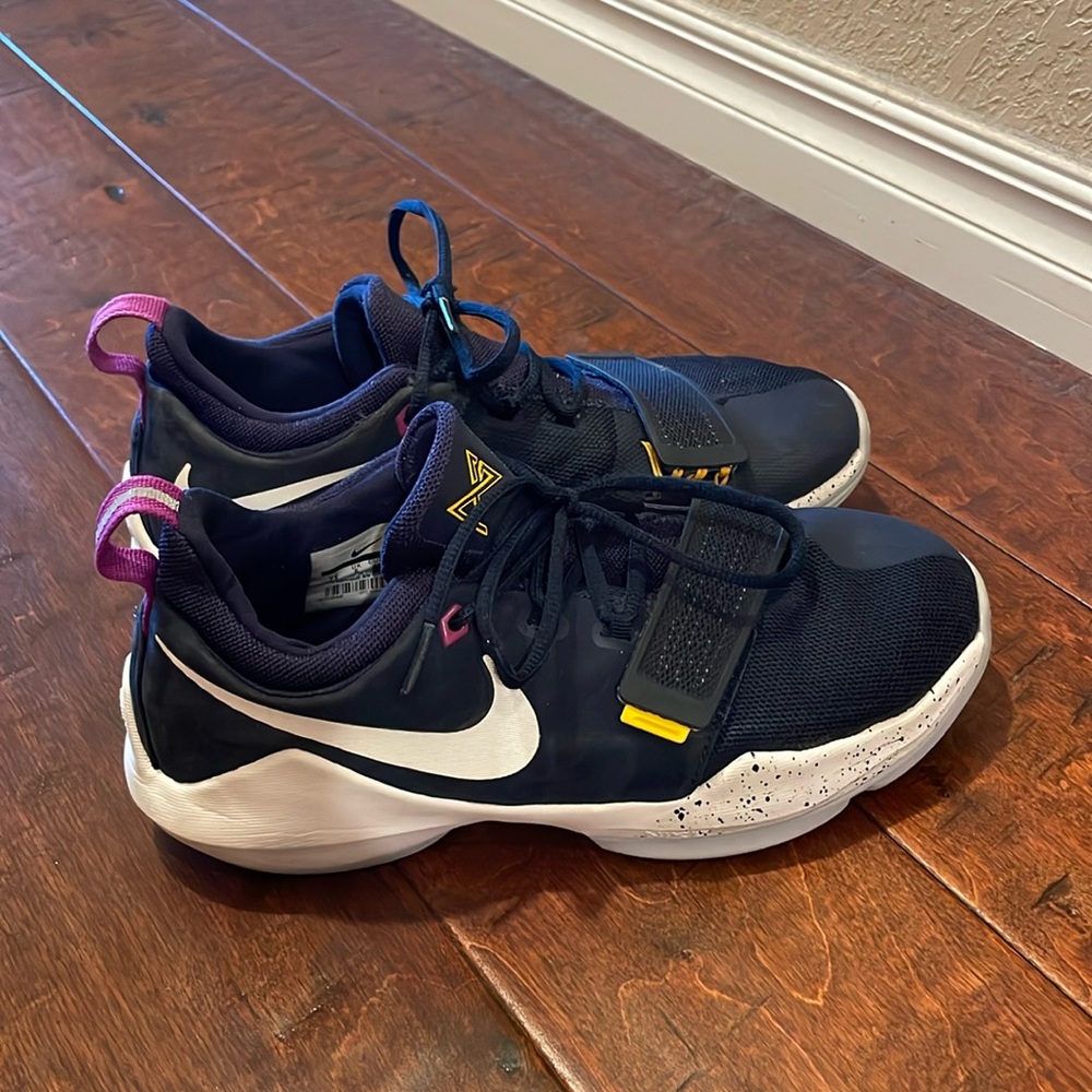 Girl’s Nike Basketball Shoes